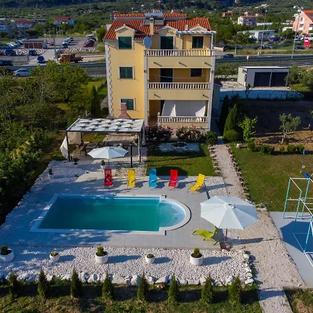 Apartment Maris Kastela