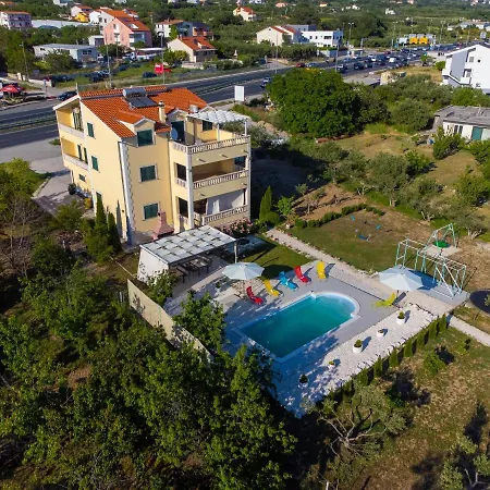 Maris * Kastela