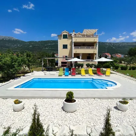 Apartment Maris *