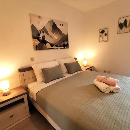 Maris Apartment *