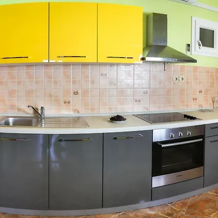 Maris Apartment *