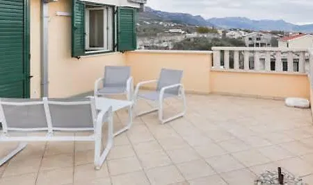 Maris * Kastela