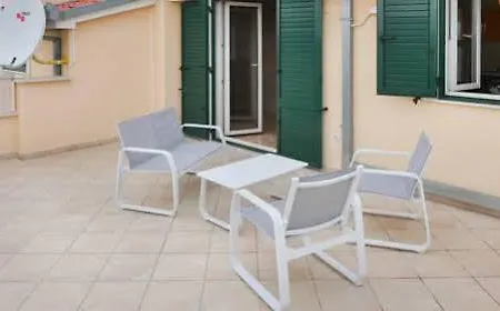 Maris Apartment