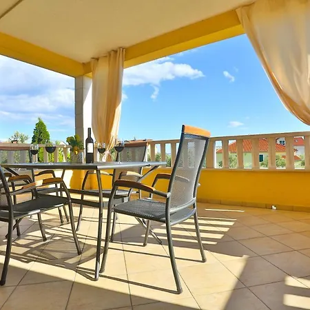 Maris Apartamento Kaštela