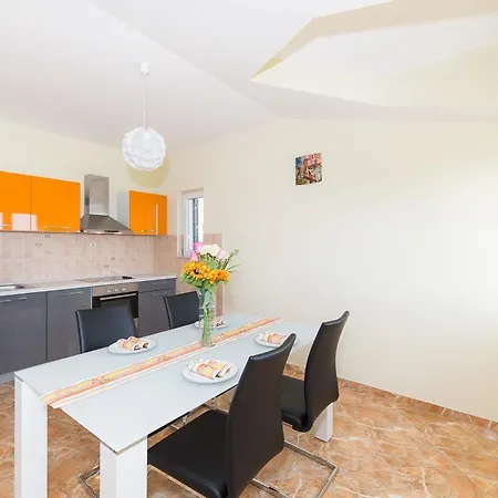 Maris Apartamento Kaštela